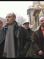 C'est dur d'être aimé par des cons