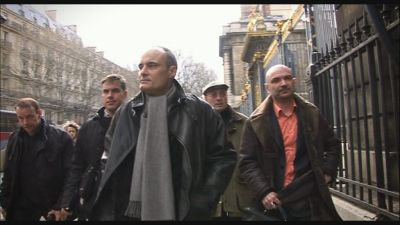 C'est dur d'être aimé par des cons