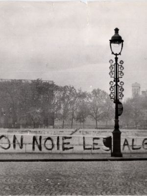 Affiche du film Ici on noie les Algériens