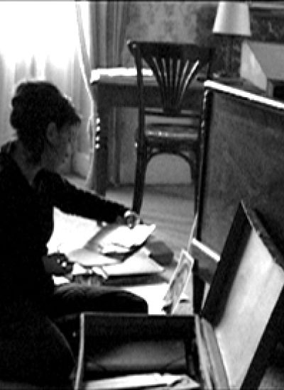 Une femme de papier
