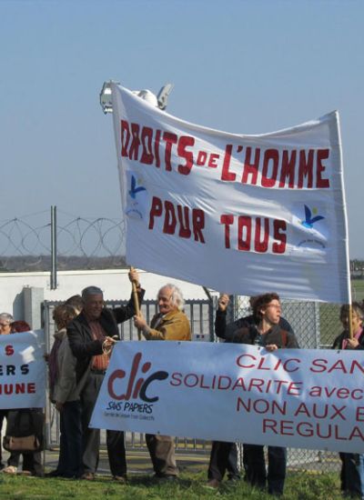 Contre les murs